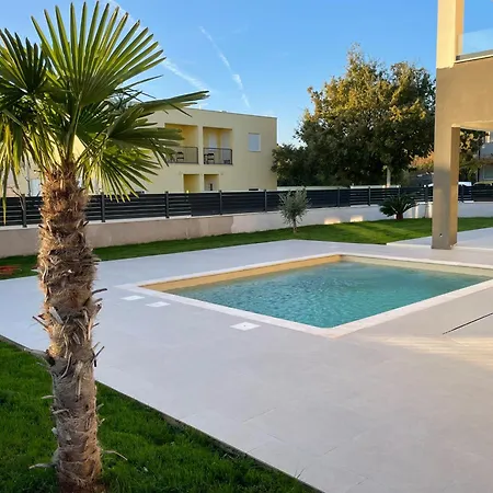 Istarska וילה פורץ