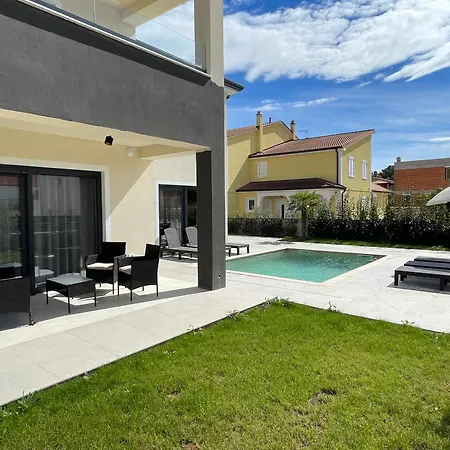 Istarska * Πόρετς