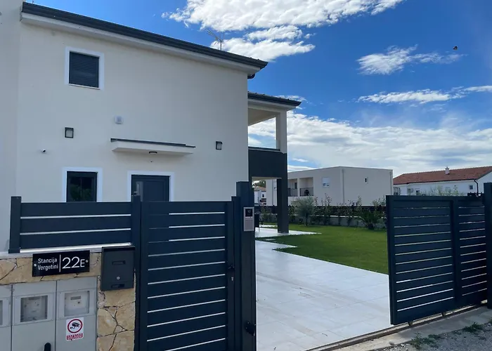 Istarska Πόρετς